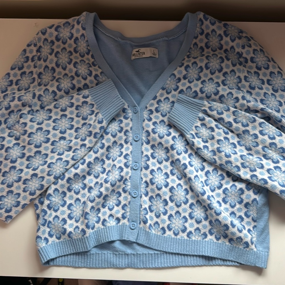 Hollister sweater